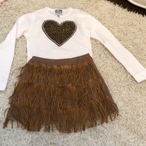 Suede fringe skirt thermal shirt w leopard heart